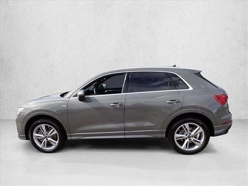 Used 2022 Audi Q3 2.0T Premium Plus w/ Premium Plus Package AWD/4WD image 2