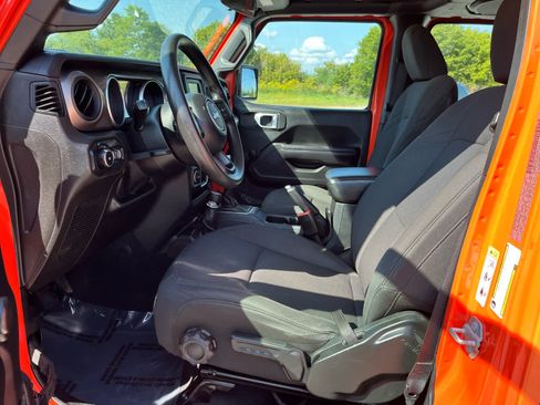 Used 2018 Jeep Wrangler Unlimited Sport AWD/4WD image 10