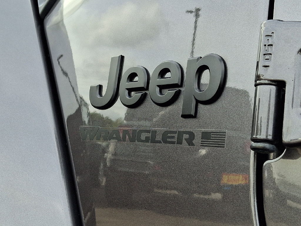Certified 2025 Jeep Wrangler Unlimited Sahara w/ Dual Top Group AWD/4WD image 28