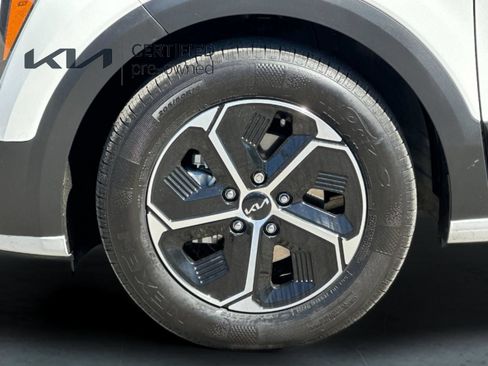 Certified 2025 Kia Niro EX FWD image 26