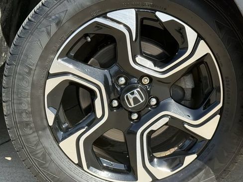 Used 2019 Honda CR-V Touring image 11