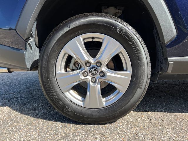Used 2025 Toyota RAV4 XLE AWD/4WD image 14