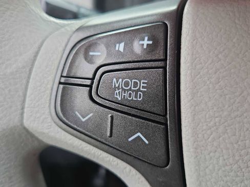 Used 2011 Toyota Sienna LE image 22