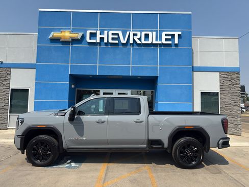 Used 2025 GMC Sierra 3500 AT4 w/ AT4 Premium Plus Package AWD/4WD image 1