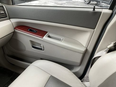 Used 2006 Jeep Grand Cherokee Limited image 16