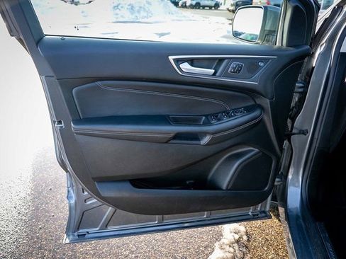 Used 2023 Ford Edge Titanium image 18