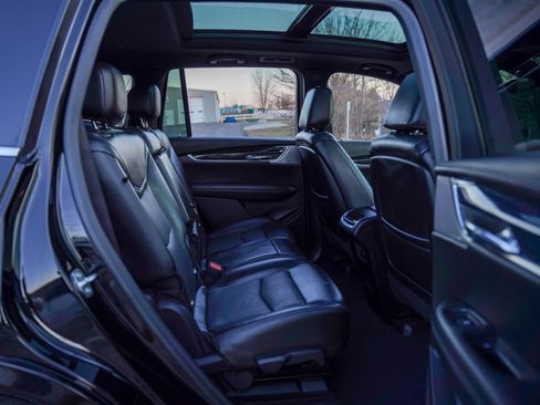 Used 2020 Cadillac XT6 Premium Luxury FWD image 37