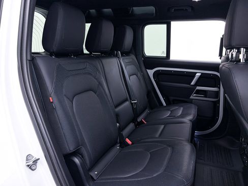 Used 2023 Land Rover Defender 110 X-Dynamic SE image 42