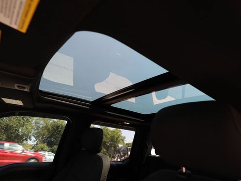 Used 2018 Ford F150 XLT w/ Equipment Group 302A Luxury AWD/4WD image 18