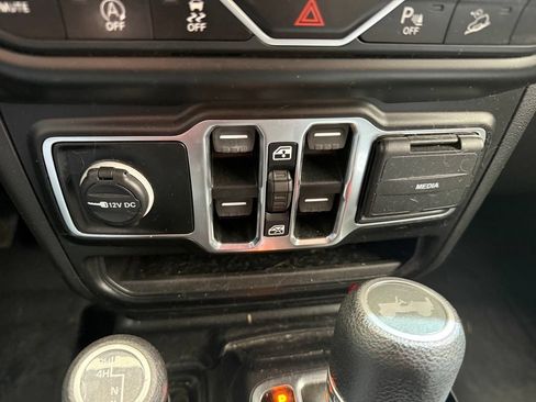 Used 2020 Jeep Wrangler Unlimited Sport S w/ Sun And Sound Package AWD/4WD image 23
