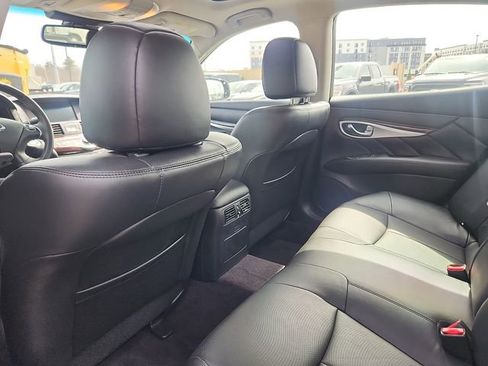 Used 2015 INFINITI Q70 3.7 image 24