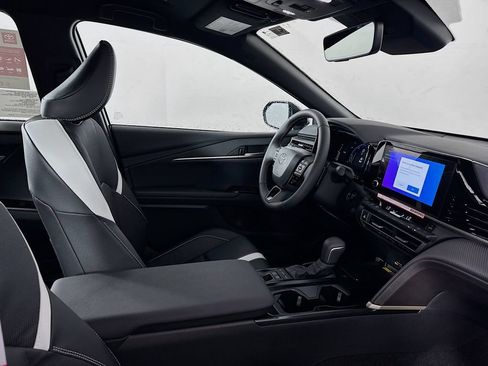 New 2026 Toyota Camry SE FWD image 33