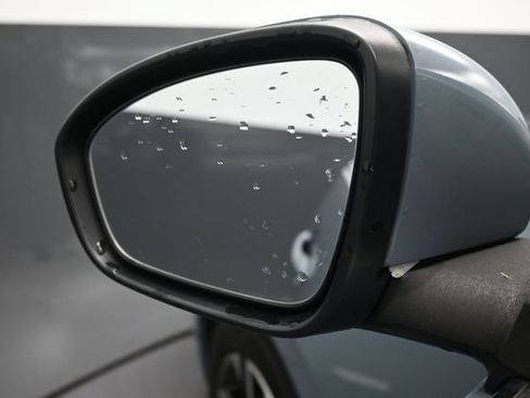 Used 2025 Nissan Sentra SV FWD image 4