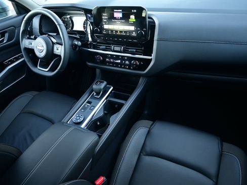 New 2025 Nissan Pathfinder SL image 24