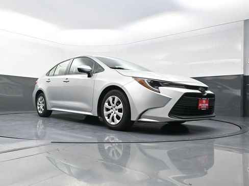 Used 2024 Toyota Corolla LE FWD image 30