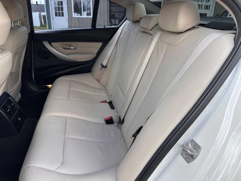 Used 2018 BMW 320i Sedan RWD image 5