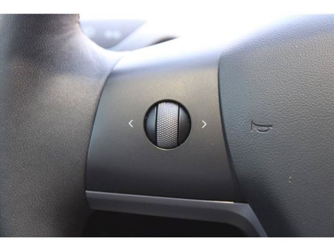Used 2022 Tesla Model Y Performance AWD/4WD image 17