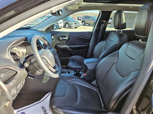 Used 2022 Jeep Cherokee Limited image 24