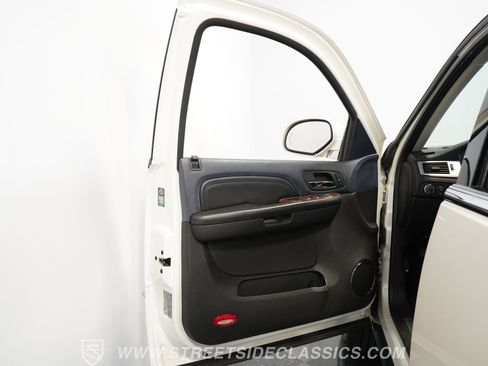 Used 2009 Cadillac Escalade EXT image 37