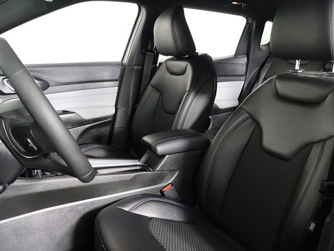 Used 2025 Jeep Compass Latitude AWD/4WD image 26