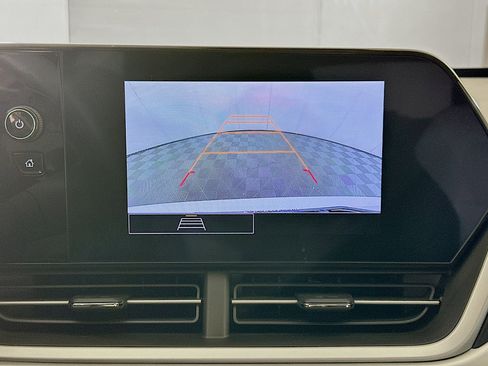 Used 2024 Chevrolet Trax LS w/ LS Convenience Package image 22