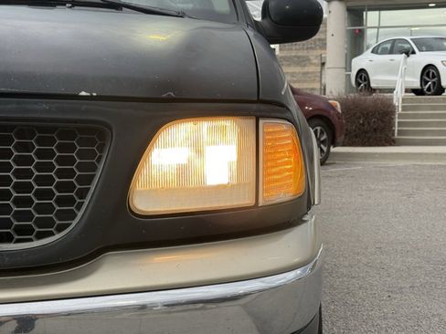 Used 2000 Ford F150 XLT image 25