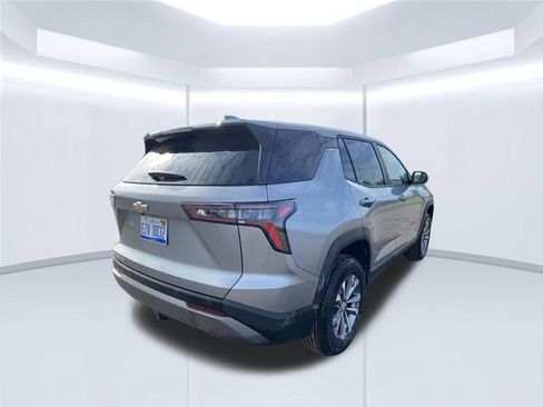 Used 2026 Chevrolet Equinox LT AWD/4WD image 8