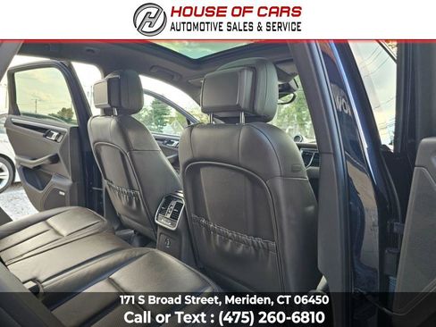 Used 2018 Porsche Macan image 45