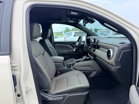 Certified 2026 Chevrolet Colorado ZR2 w/ Technology Package AWD/4WD image 11