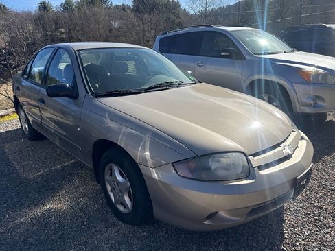 Used 2003 Chevrolet Cavalier Sedan w/ Preferred Equipment Group image 3