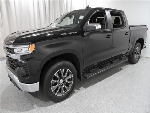 Certified 2024 Chevrolet Silverado 1500 LT AWD/4WD image 3
