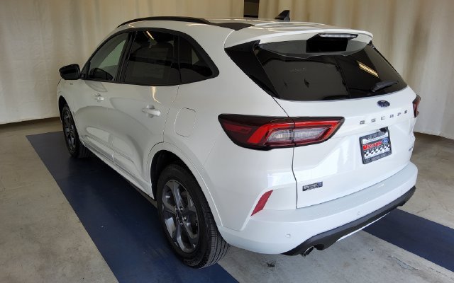 Used 2024 Ford Escape ST-Line Select w/ Tech Pack #2 AWD/4WD image 2