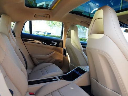 Used 2020 Porsche Panamera 4 AWD/4WD image 19