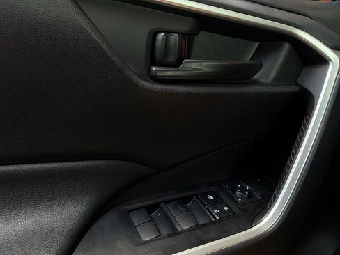 Used 2025 Toyota RAV4 LE AWD/4WD image 19