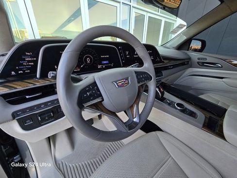 Used 2023 Cadillac Escalade Sport Platinum image 11