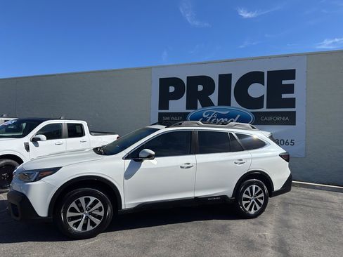 Used 2022 Subaru Outback Premium image 2