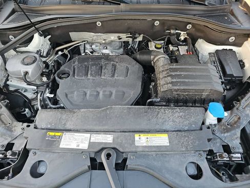 Used 2025 Volkswagen Atlas SE AWD/4WD image 16
