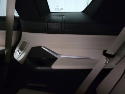 Used 2021 BMW X7 xDrive40i w/ Executive Package image 60