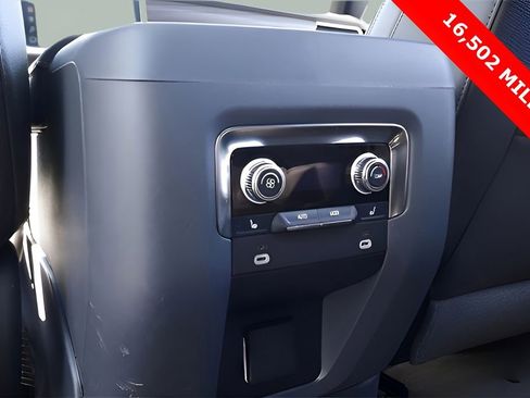 Used 2024 GMC Yukon Denali image 26