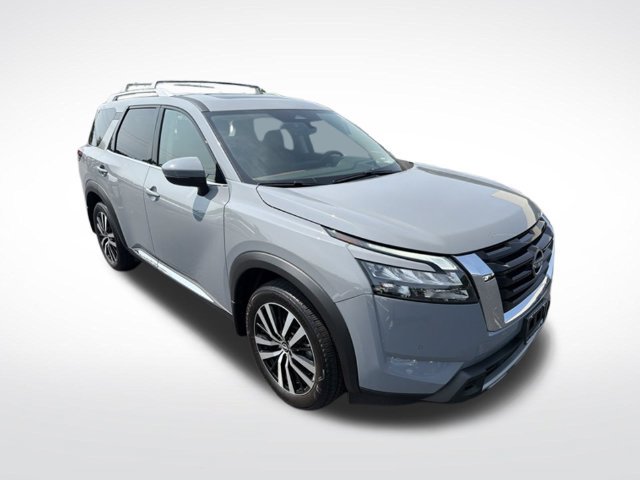 Used 2025 Nissan Pathfinder Platinum AWD/4WD image 9