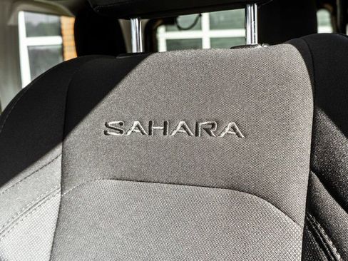 Used 2023 Jeep Wrangler Sahara image 8