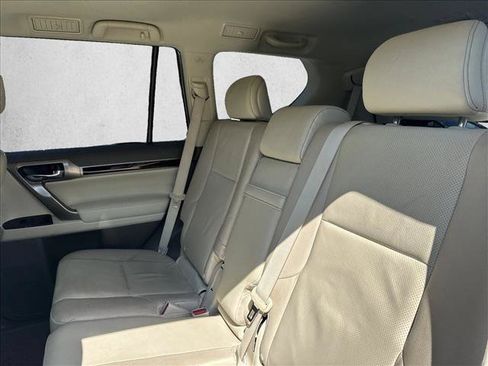 Used 2018 Lexus GX 460 Premium w/ Premium Package AWD/4WD image 25