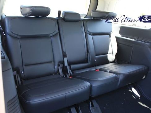 New 2026 Ford Expedition Platinum image 10