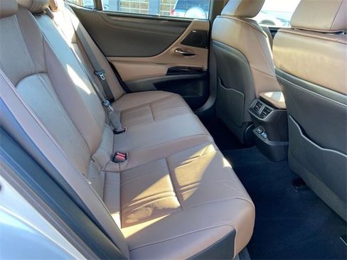 Certified 2024 Lexus ES 350 Ultra Luxury image 29