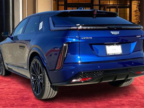 New 2026 Cadillac Lyriq V image 4