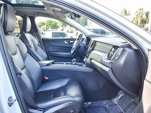 Used 2023 Volvo XC60 B5 Core w/ Climate Package image 16