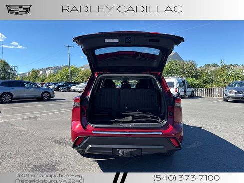 Used 2022 Toyota Highlander XLE image 11