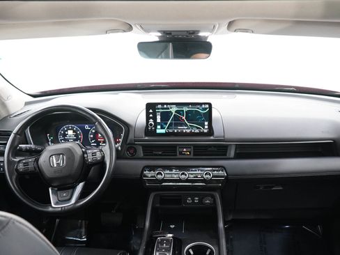 Used 2023 Honda Pilot Touring image 14
