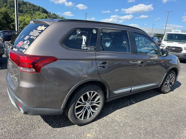 Used 2016 Mitsubishi Outlander SEL AWD/4WD image 5