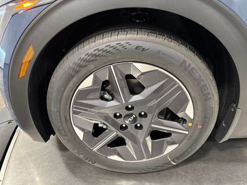 New 2026 Kia EV6 Light AWD/4WD image 2